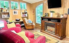 Coffee Creek Cabin